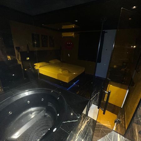 Motel Contigo Гуарульюс Екстер'єр фото