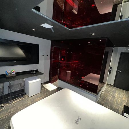 Motel Contigo Гуарульюс Екстер'єр фото